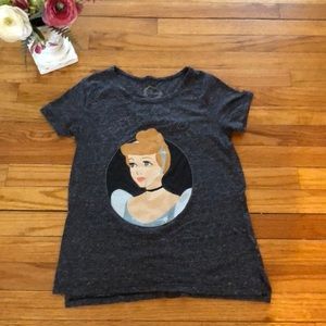 DISNEY CINDERELLA‎ WOMENS BABY TEE SIZE SMALL 💕